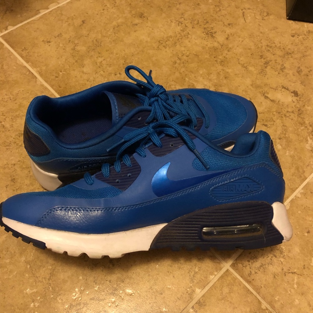 Nike air max running shoes